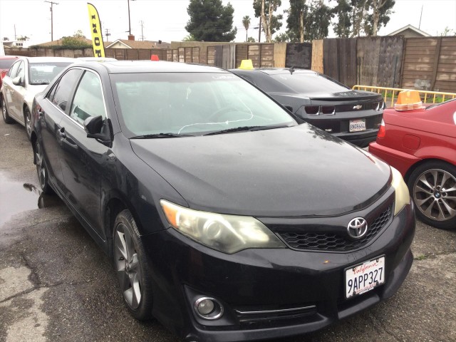 2012 TOYOTA CAMRY SE V6