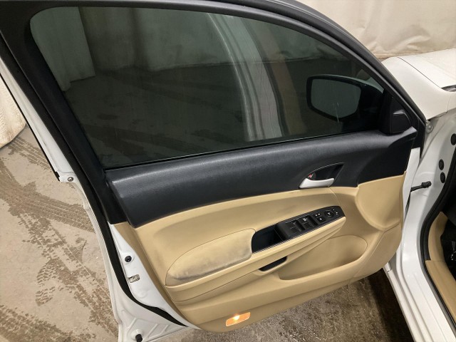 2012 HONDA ACCORD LX SEDAN AT