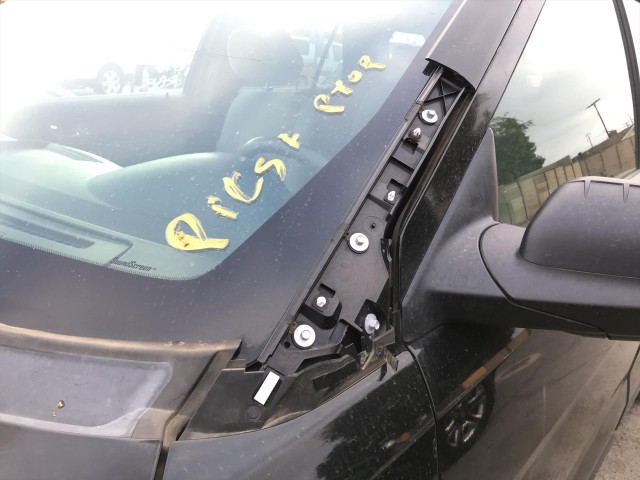 2012 FORD EXPLORER BASE FWD