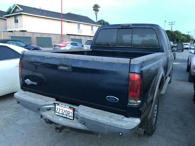 2006 FORD F-350 SD LARIAT CREW CAB LONG BED 2WD