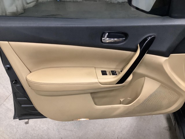 2010 NISSAN MAXIMA SV