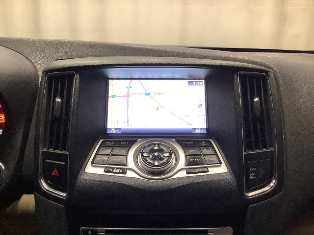 2010 NISSAN MAXIMA SV