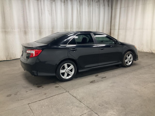 2013 TOYOTA CAMRY SE