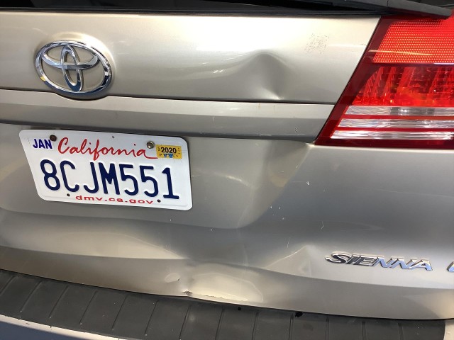 2004 TOYOTA SIENNA LE - 7 PASSENGER