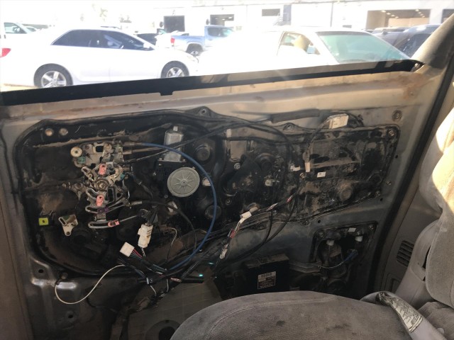2004 TOYOTA SIENNA LE - 7 PASSENGER