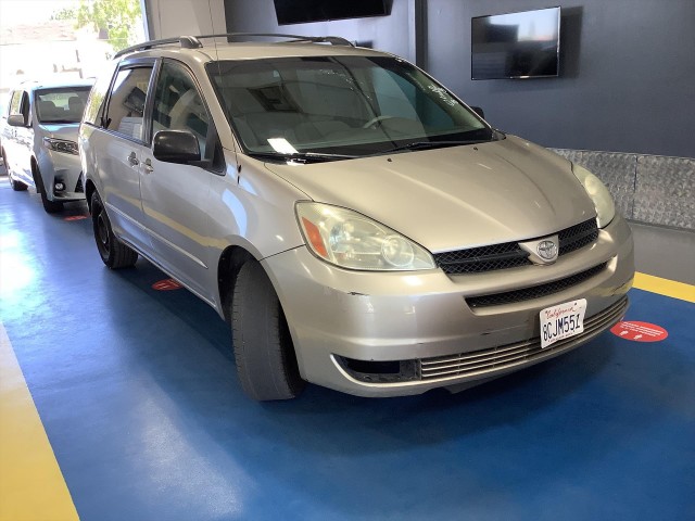 2004 TOYOTA SIENNA LE - 7 PASSENGER