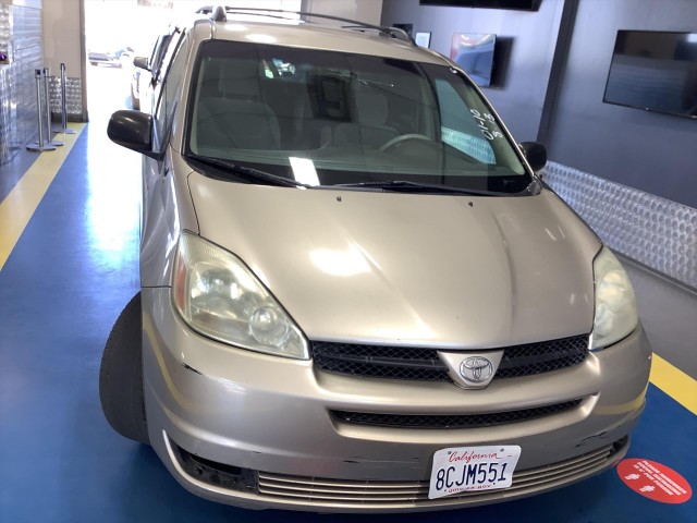 2004 TOYOTA SIENNA LE - 7 PASSENGER