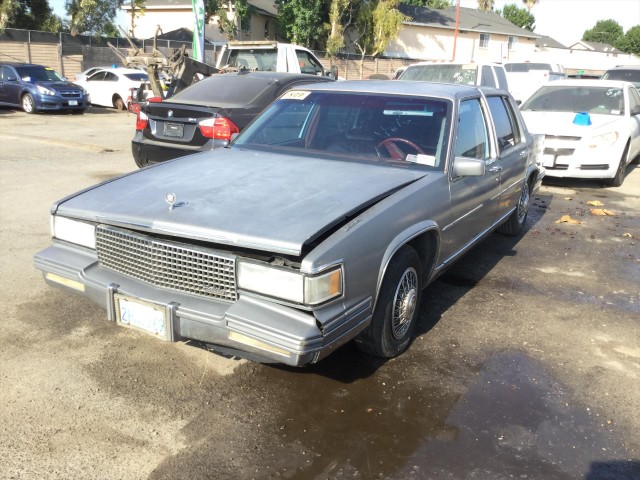 1988 CADILLAC FLEETWOOD SEDAN