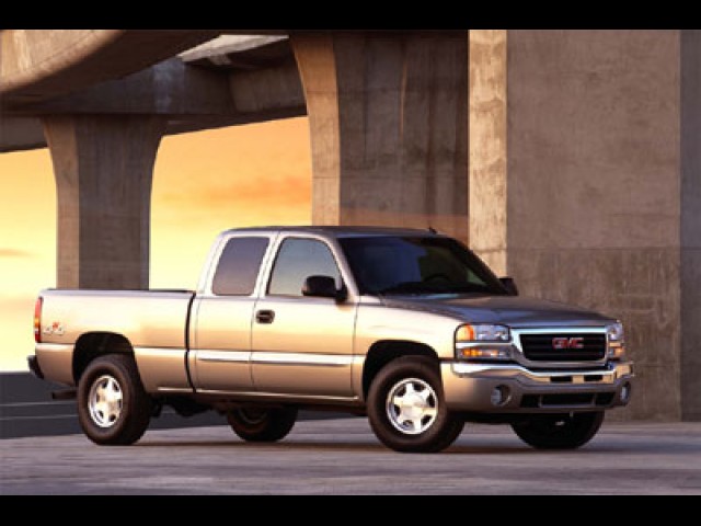 2005 GMC SIERRA 1500 SLE CREW CAB SHORT BED 2WD